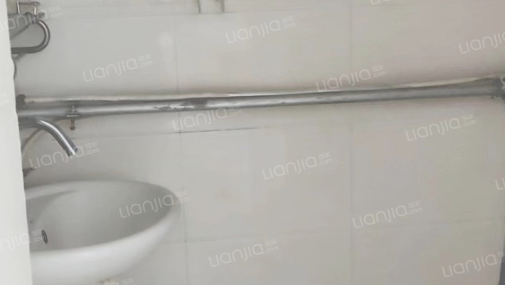 南北通透  楼层好 采光好  交通生活便利-卫生间