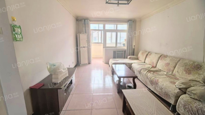 物探局小区  集中供暖  交通方便-客厅