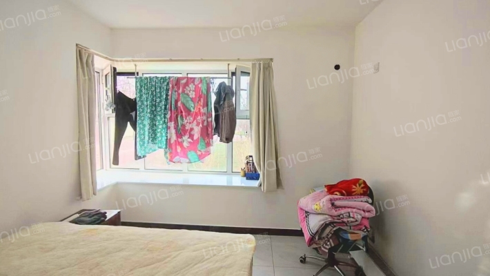 北京界三利中和城大三居双卫，户型好，离北京近的房。-卧室A