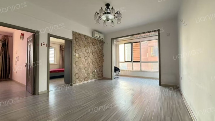 东实碧水湾二手房实景图