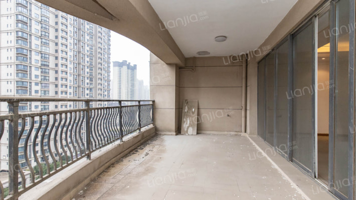 华南碧桂园336平大平层，装修好，可拎包入住-阳台