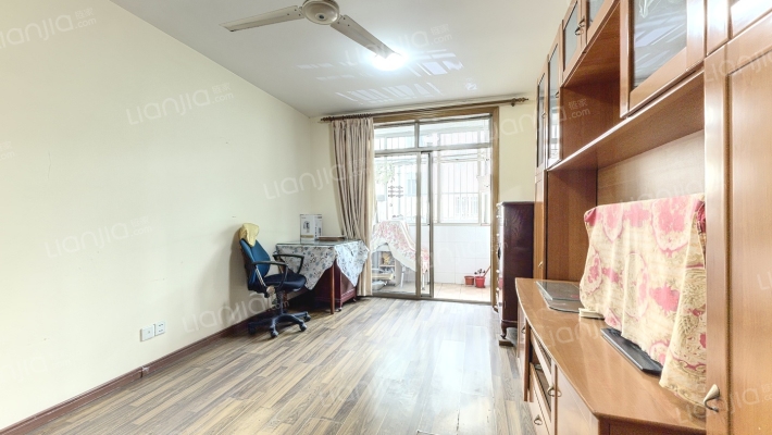 国定路555弄二手房实景图