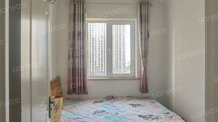 房本满二年，出门就是838公交车到北京六里桥 自住装修-卧室C