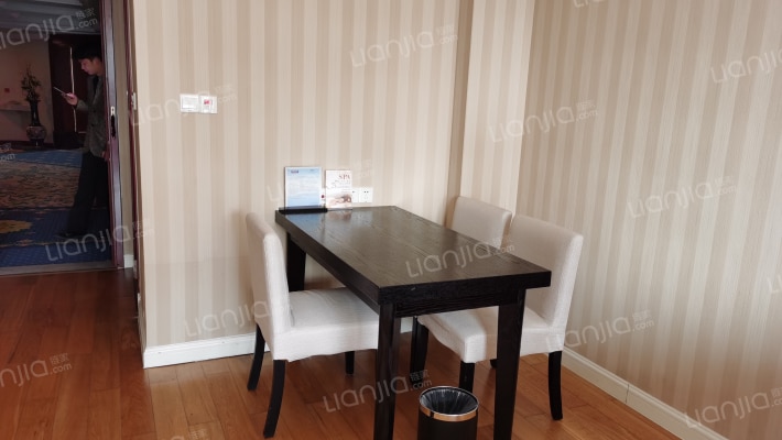 颐瑞凯莱酒店二手房实景图