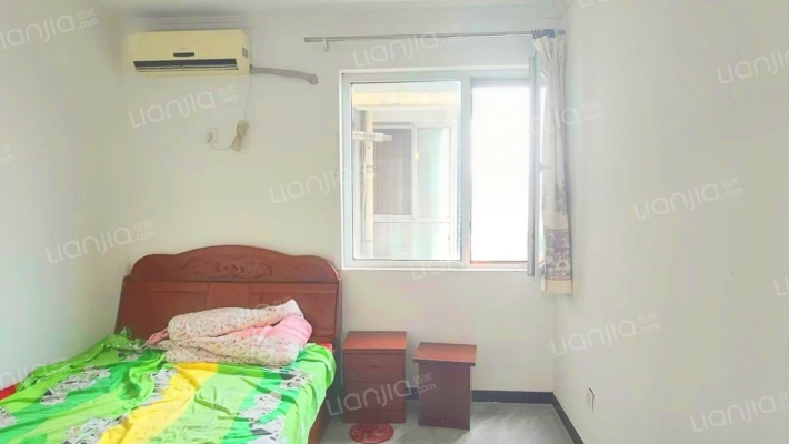 看房方便  中高楼层   采光充足-卧室B