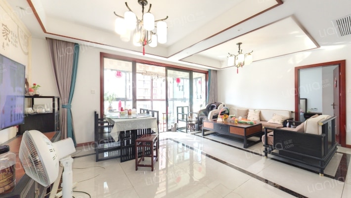 尊域雅苑二手房实景图