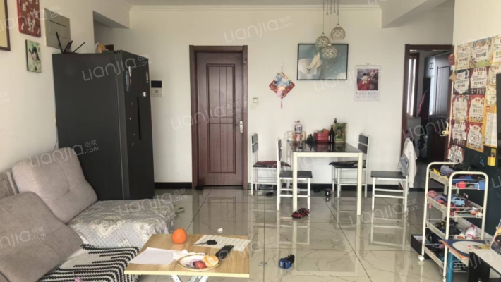 北京界南北通透两居加一居，门口838车站，户型好。-餐厅