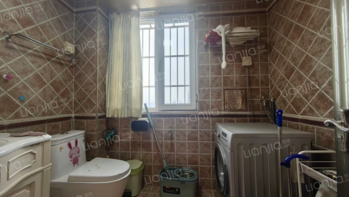 天龙小区 3室2厅 南 北-卫生间B