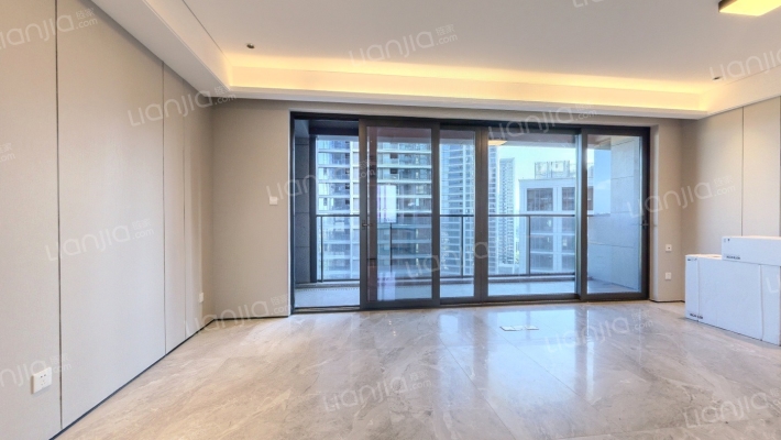 绿城桂冠东方四区二手房实景图