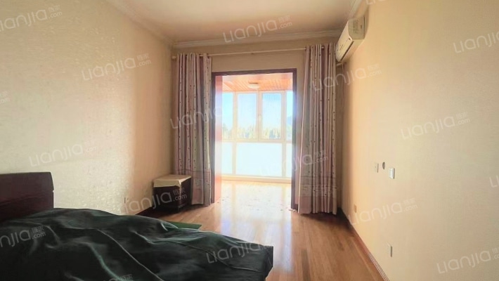 物探局   3-4  复试   4居室-卧室B