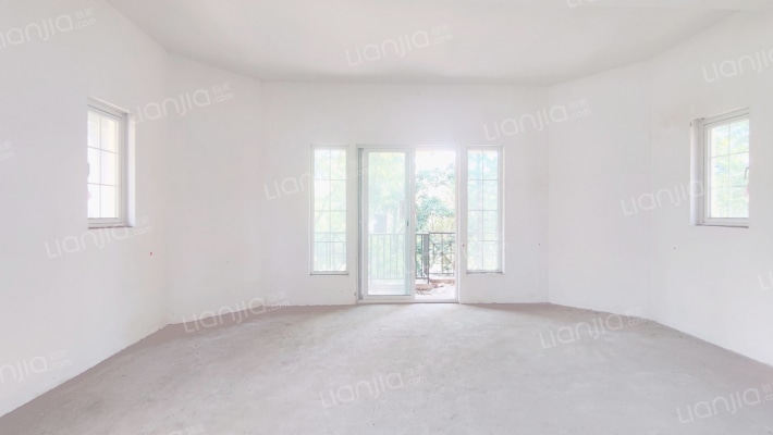 庆隆南山高尔夫国际社区柏翠庄二手房实景图