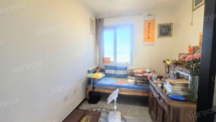 北京界南北通透三居室，户型好精装修，门口838车站。-卧室C