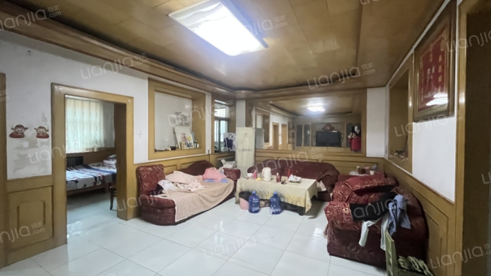 县府小区 三居 有小房 有固定车位-客厅