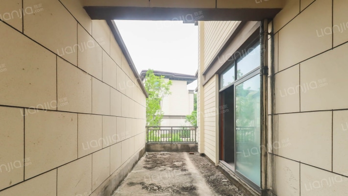 荣海国际温泉社区 5室3厅 西-阳台