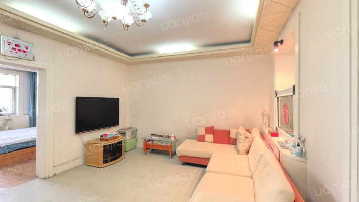 鸿峰花园东区二手房实景图