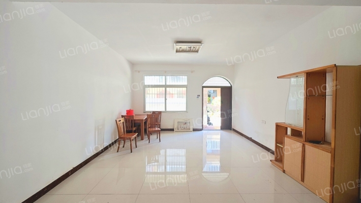 世纪新苑二手房实景图