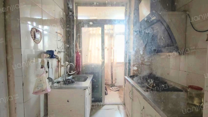 公摊小，楼层好，配套齐全，交通便利。-厨房