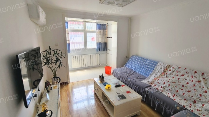 南北通透两居室 满五税费低 停车方便户型方正-客厅