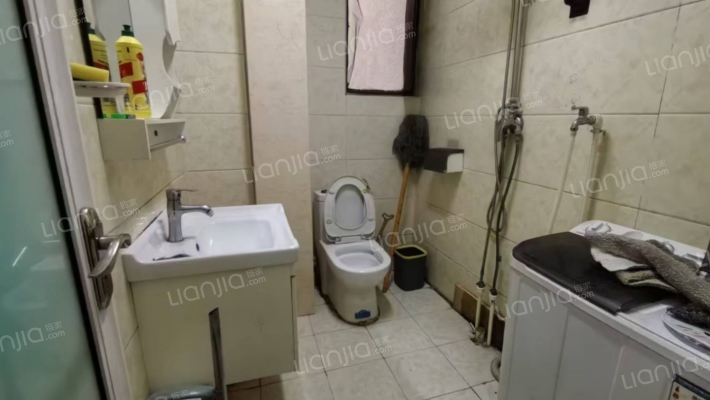 弘德缘 全南两居 中高好楼层 采光好 无遮挡-卫生间