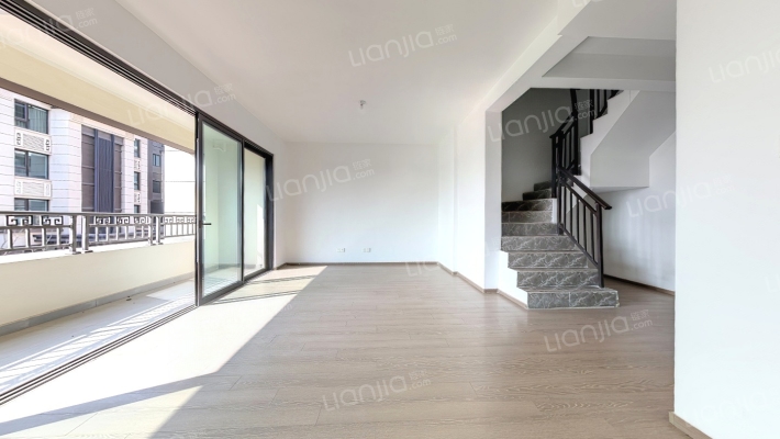 建发天镜湾二手房实景图