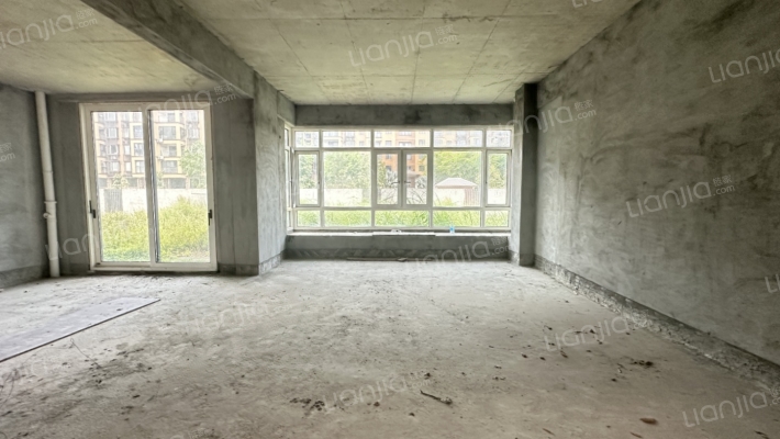 东岸豪苑二手房实景图