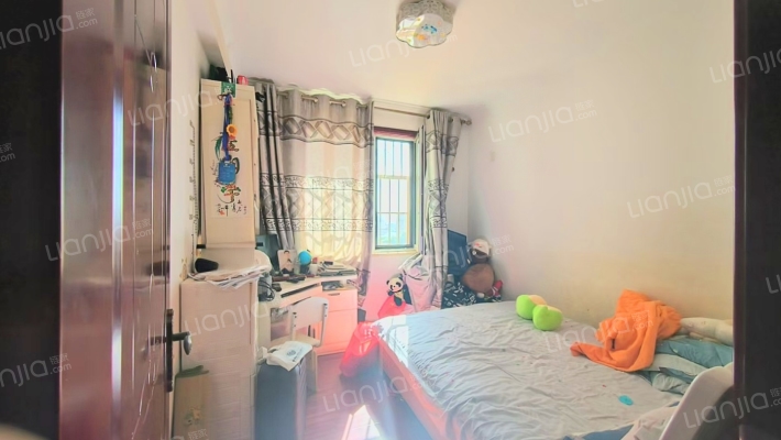 惠友荷园南向两居，采光，视野都很好，精装自住-卧室B