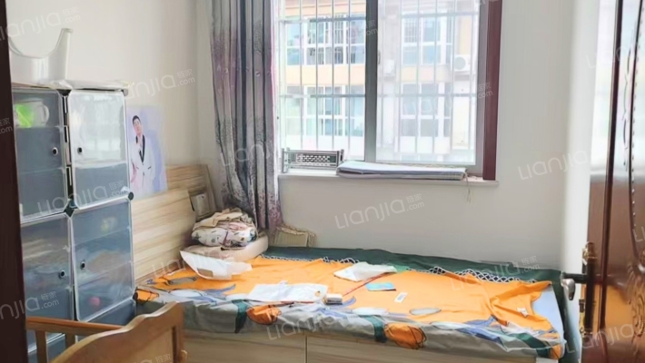 户型方正，没有浪费面积，，精装修，拎包入住，。-卧室C