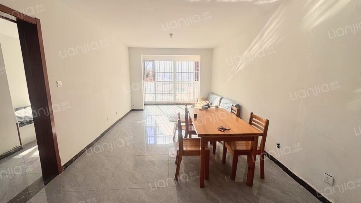 集中供暖 全天采光无遮挡 房本满二 107国道旁出行方便-客厅