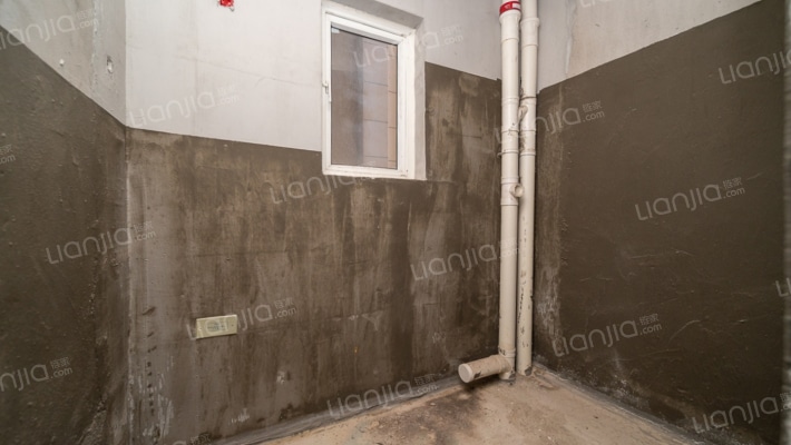 圣桦名城 清水横厅户型通 地下室满两年价格可以谈-卫生间B