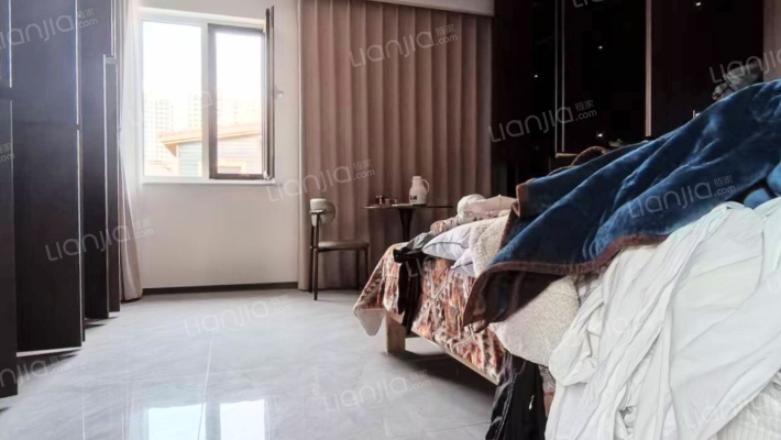 哈佛小镇子 大院子  还是精装修  您说哇塞不哇塞吧-卧室E