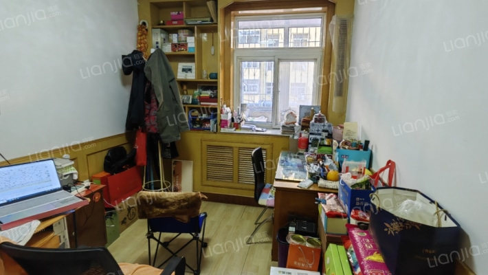 范阳路 政法街 二跃三 南北通透大三居出售-卧室B