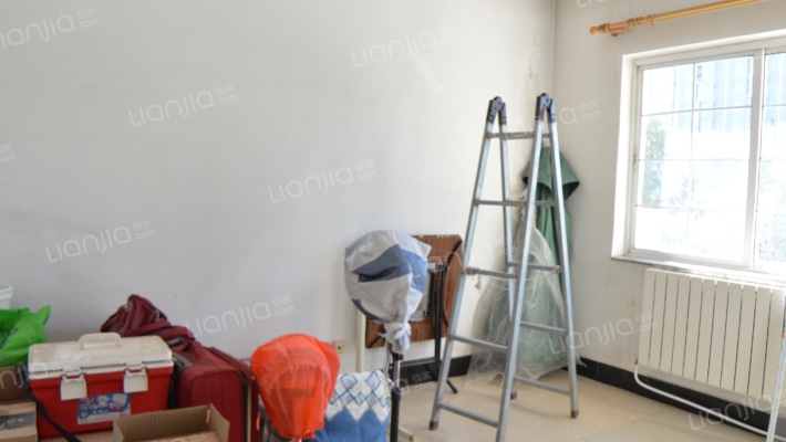 独栋别墅 带装修，看房方便，北二环-卧室D