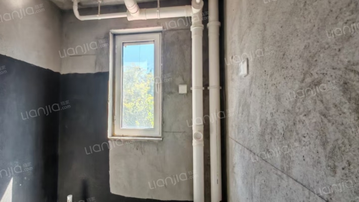 三利中和城C区好户型三居室  底层  价格合适-卫生间