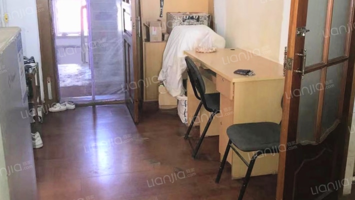 绝缘街二手房实景图