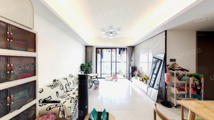 品秀星樾二手房实景图