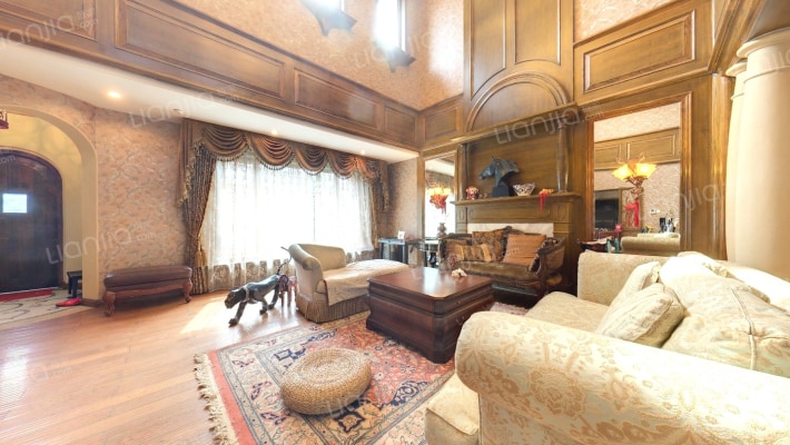 芭东小镇二手房实景图