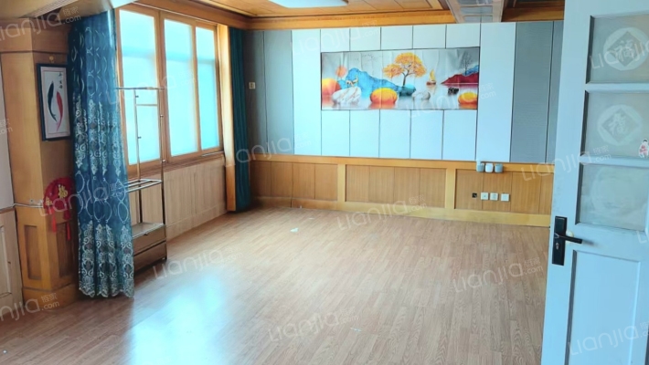 汉街四方广场公寓二手房实景图