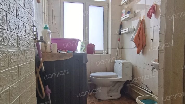 交通便利，生活便捷，房本满五，配套完善-卫生间