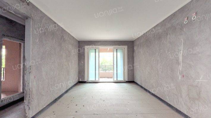 融创春晖十里雍江府二手房实景图