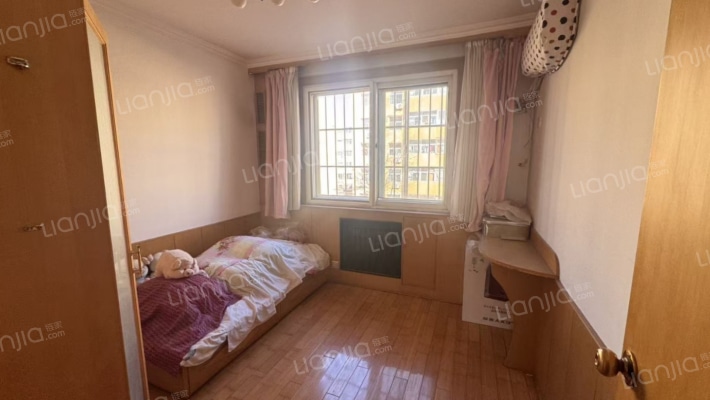 楼间距大，公摊小，集体供暖，居住舒适-卧室A