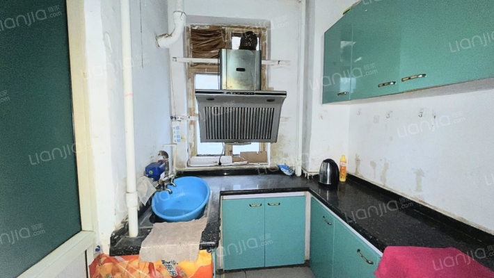 单位房，满五唯一，70年大产权，集中供暖，2层-厨房