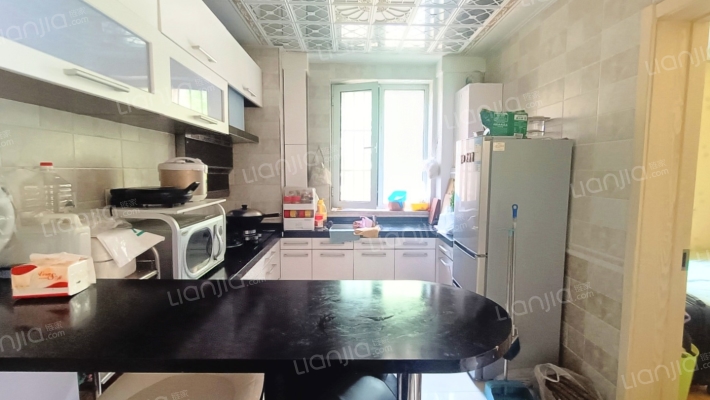 香邑溪谷南北通透两居室 精装修 带车位-厨房