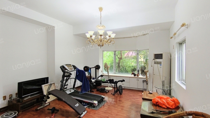 东方高尔夫别墅一期二手房实景图