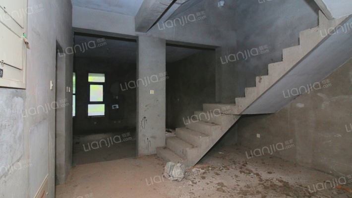 京港澳高速出口优质别墅，小区环境优雅，物业管理完善-过道