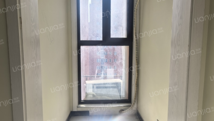 10多万精装集中供暖两居环境好有本-阳台