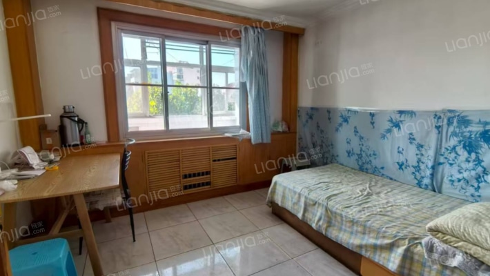 小区位置好  配套齐全  板楼住宅  集中供暖  看房方便-餐厅