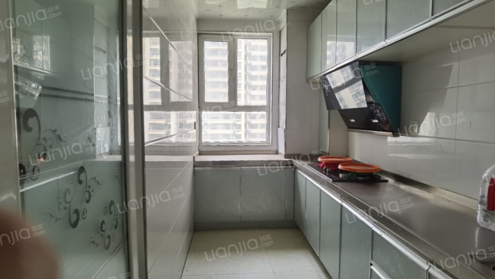 水岸花城，一线河景美宅，标准现房，即买即住-厨房