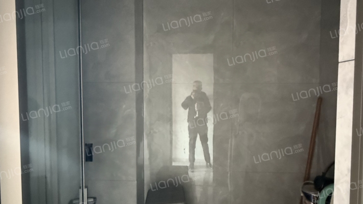 鸿坤理想尔湾 4室2厅 南 北-卫生间C