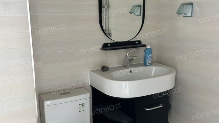 水榭春天 3室2厅 南 北-卫生间