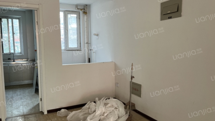 电梯洋房 南北通透大两居，户型方正，采光无遮挡-餐厅